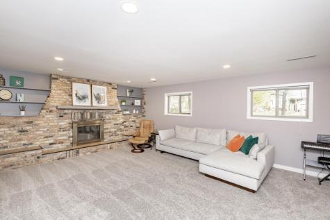 7708 Aquarius Drive Fargo ND 58104