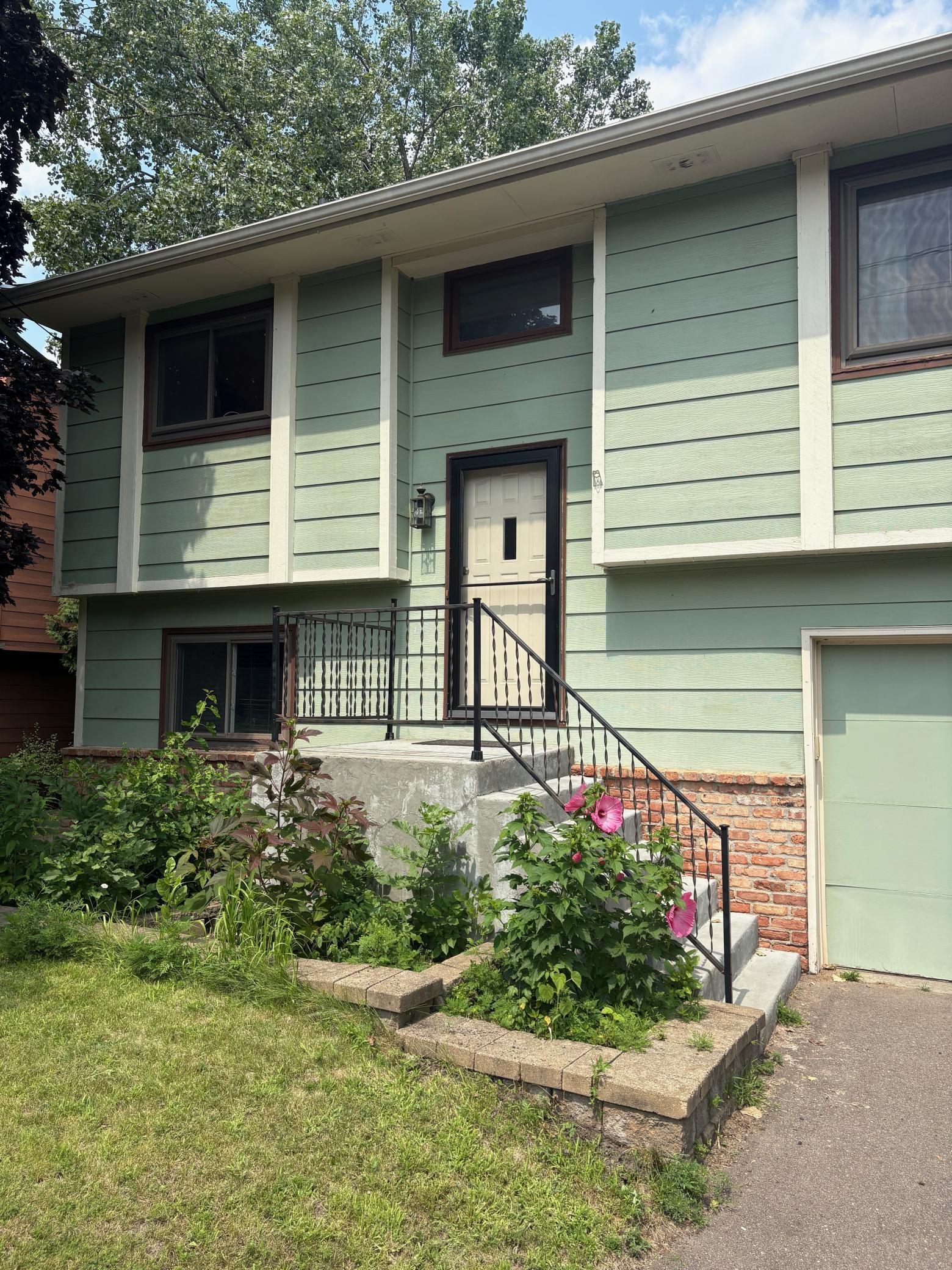 16826 Excelsior Boulevard Minnetonka MN 55345