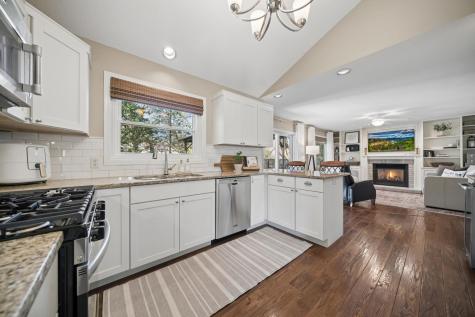 313 Chancery Lane Mankato MN 56001