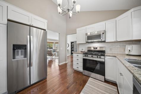 313 Chancery Lane Mankato MN 56001