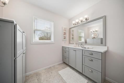 313 Chancery Lane Mankato MN 56001