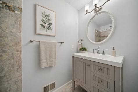 313 Chancery Lane Mankato MN 56001