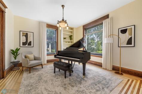 1121 4th Avenue S Fargo ND 58103