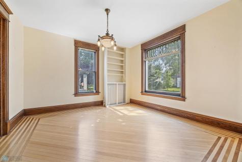 1121 4th Avenue S Fargo ND 58103