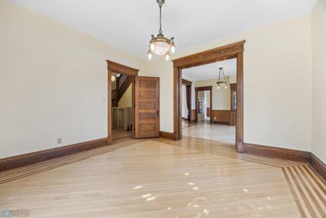 1121 4th Avenue S Fargo ND 58103