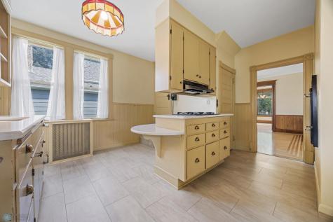 1121 4th Avenue S Fargo ND 58103