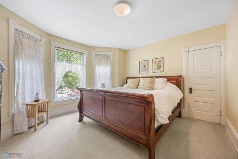 1121 4th Avenue S Fargo ND 58103