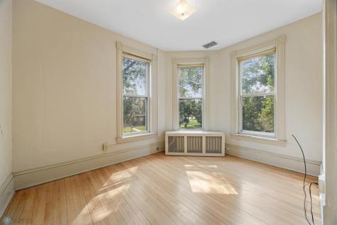 1121 4th Avenue S Fargo ND 58103