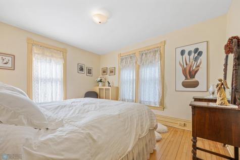 1121 4th Avenue S Fargo ND 58103