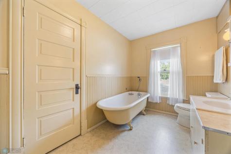 1121 4th Avenue S Fargo ND 58103