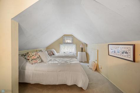 1121 4th Avenue S Fargo ND 58103