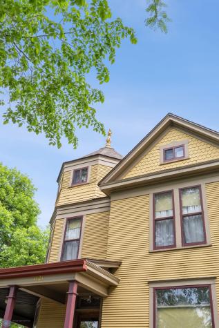 1121 4th Avenue S Fargo ND 58103