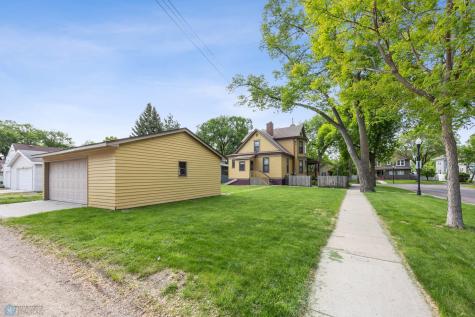 1121 4th Avenue S Fargo ND 58103