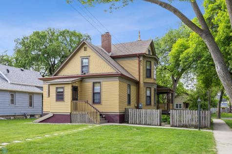 1121 4th Avenue S Fargo ND 58103