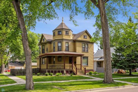 1121 4th Avenue S Fargo ND 58103