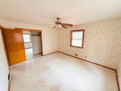 1186 Larpenteur Avenue E Saint Paul MN 55109