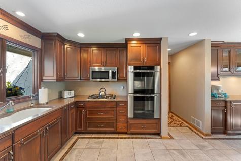 8119 Lower 129th Court Apple Valley MN 55124