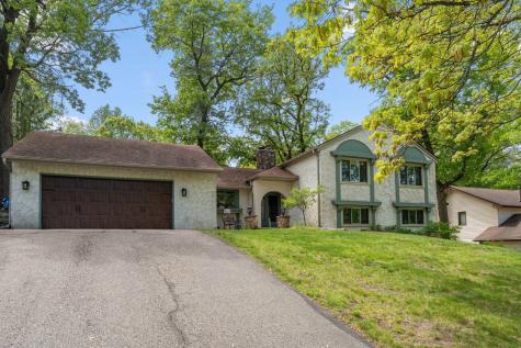 8119 Lower 129th Court Apple Valley MN 55124