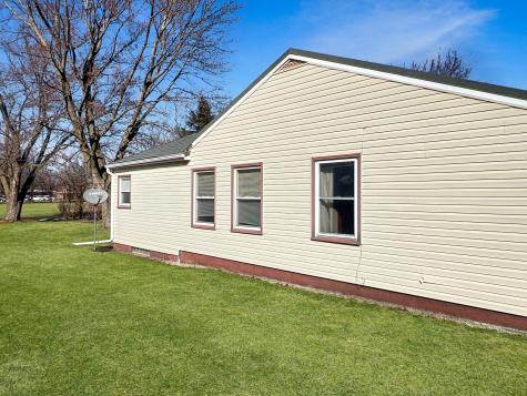 506 E 2nd Street N Truman MN 56088