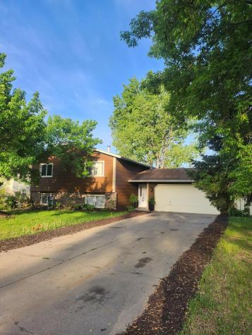 8003 Fairfield Circle Brooklyn Park MN 55444