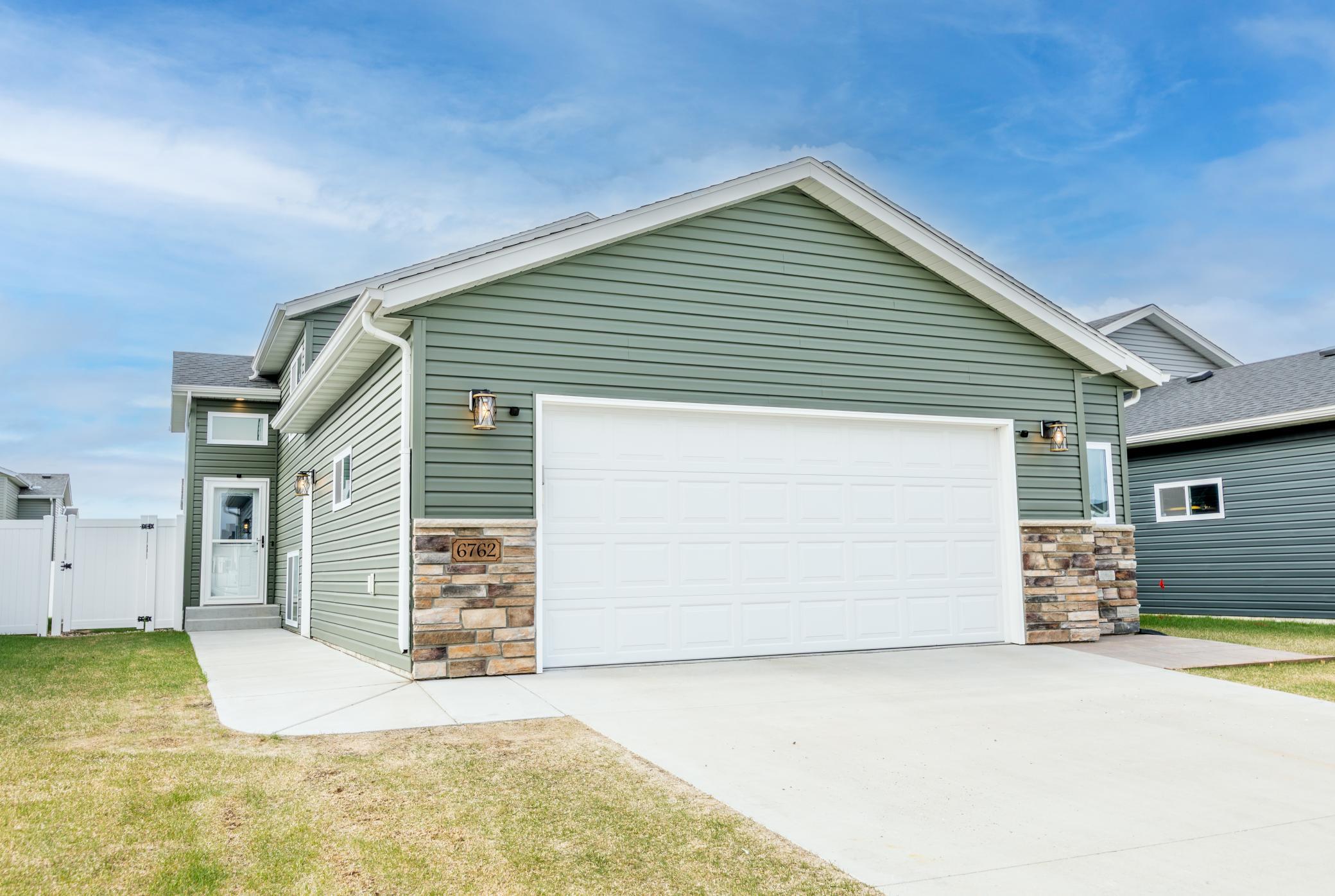 6762 69th Avenue S Horace ND 58047