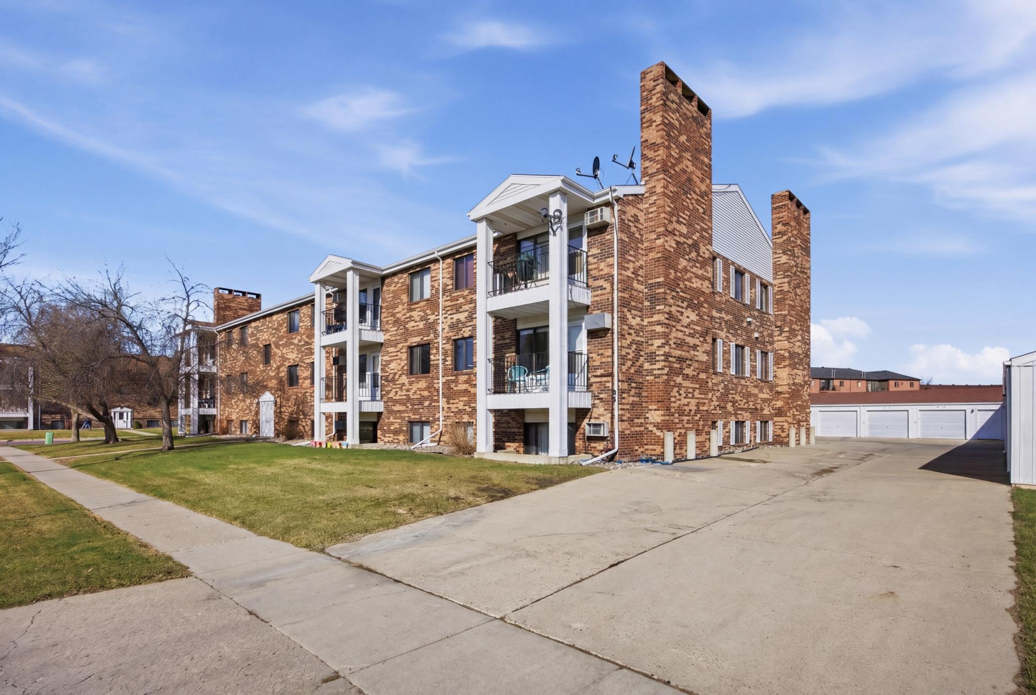 331 Prairiewood Circle S Fargo ND 58103