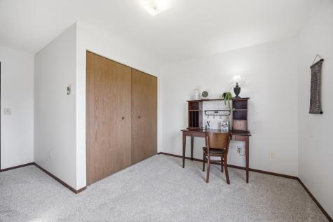 331 Prairiewood Circle S Fargo ND 58103