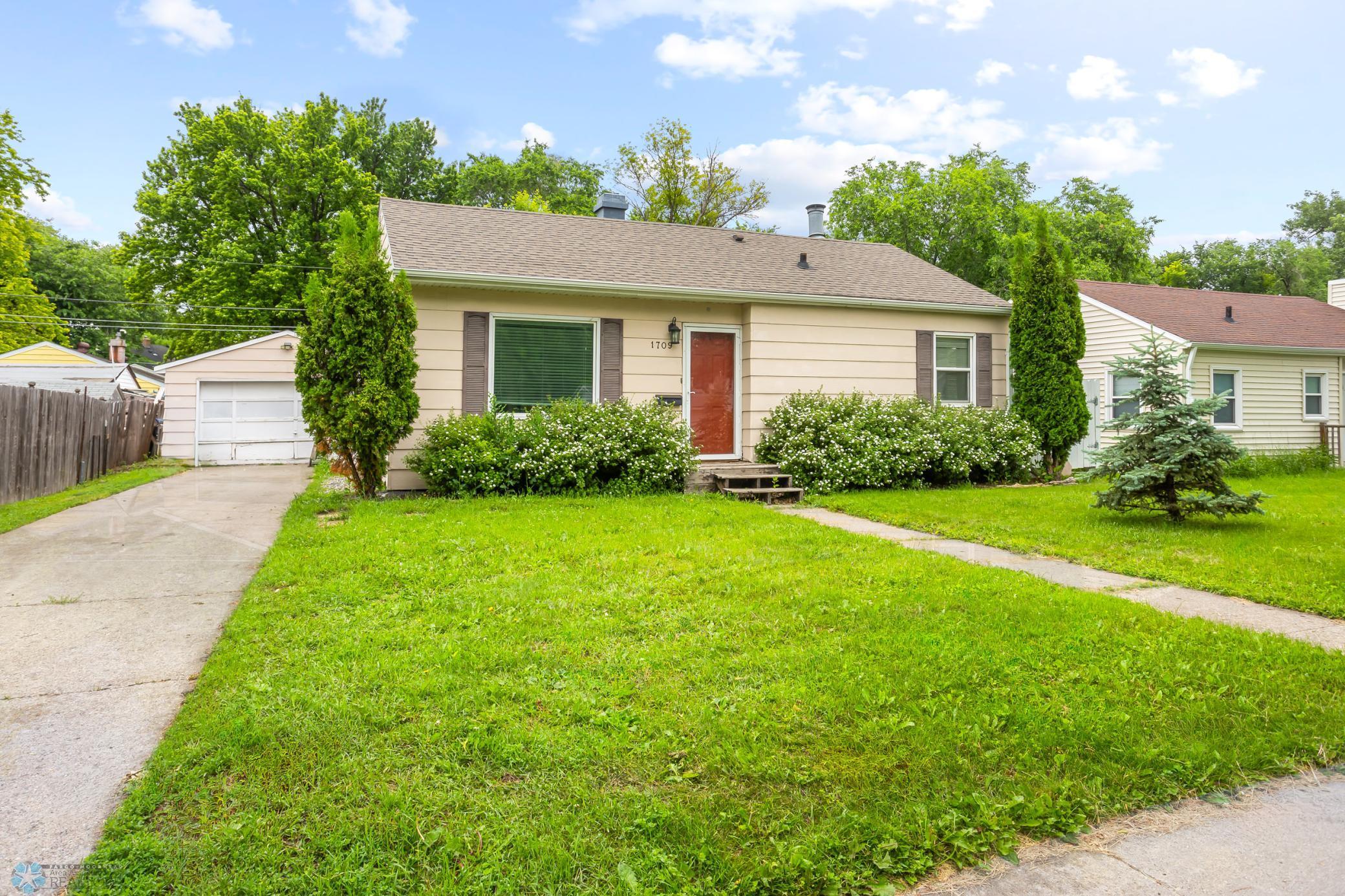 1709 13th Avenue S Fargo ND 58103