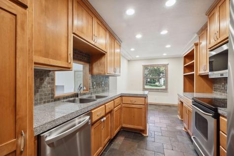 6802 Cottonwood Lane N Maple Grove MN 55369