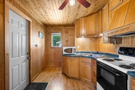 212 4th Avenue NE Cambridge MN 55008