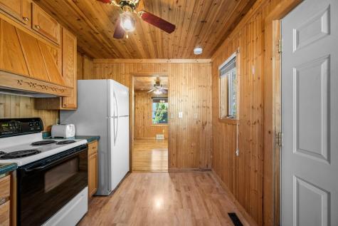212 4th Avenue NE Cambridge MN 55008