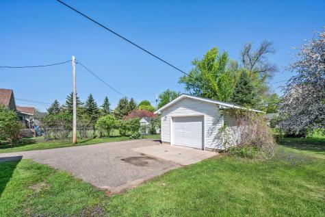 212 4th Avenue NE Cambridge MN 55008