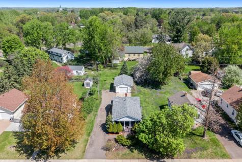 212 4th Avenue NE Cambridge MN 55008