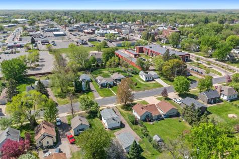 212 4th Avenue NE Cambridge MN 55008