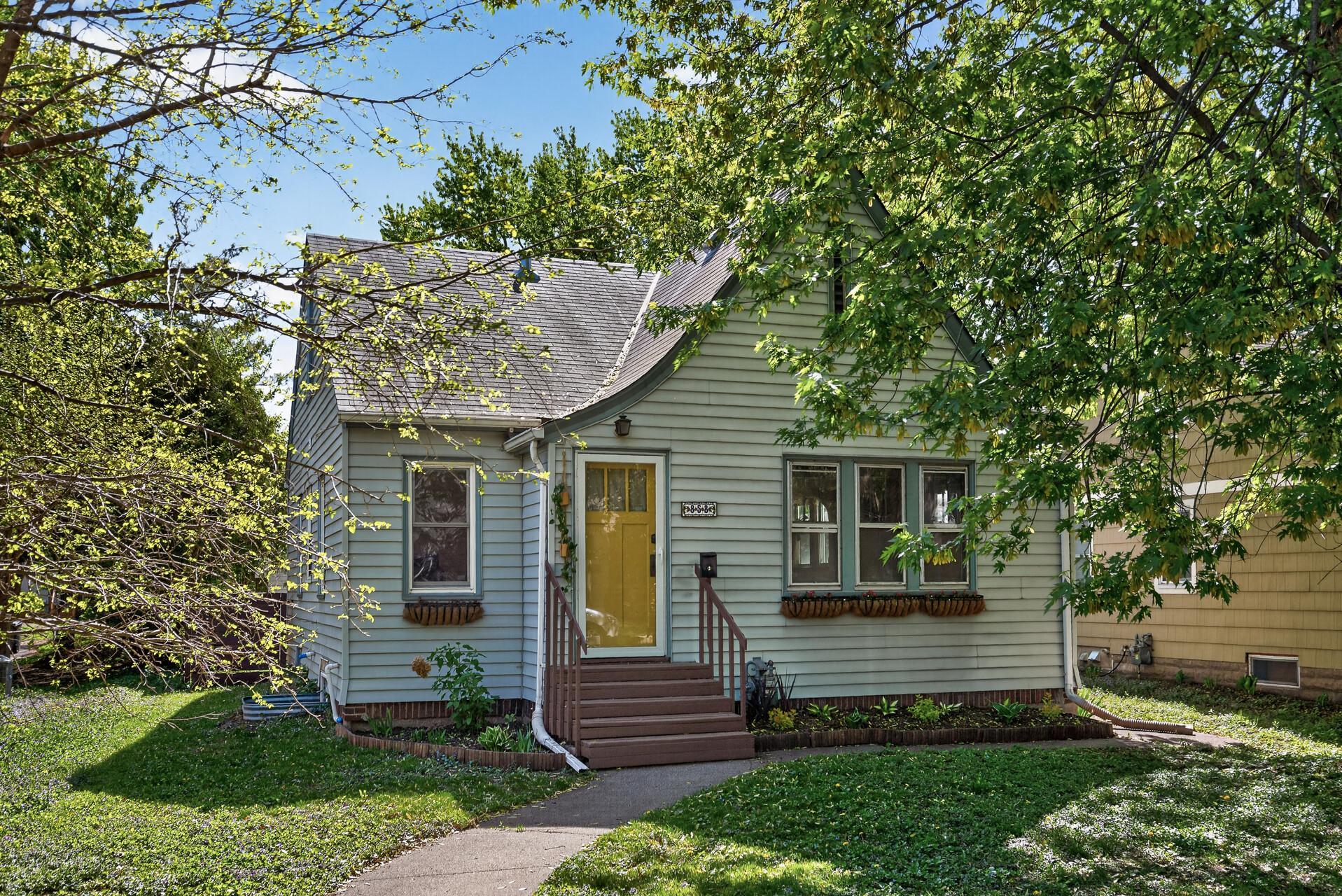 858 21st Avenue SE Minneapolis MN 55414
