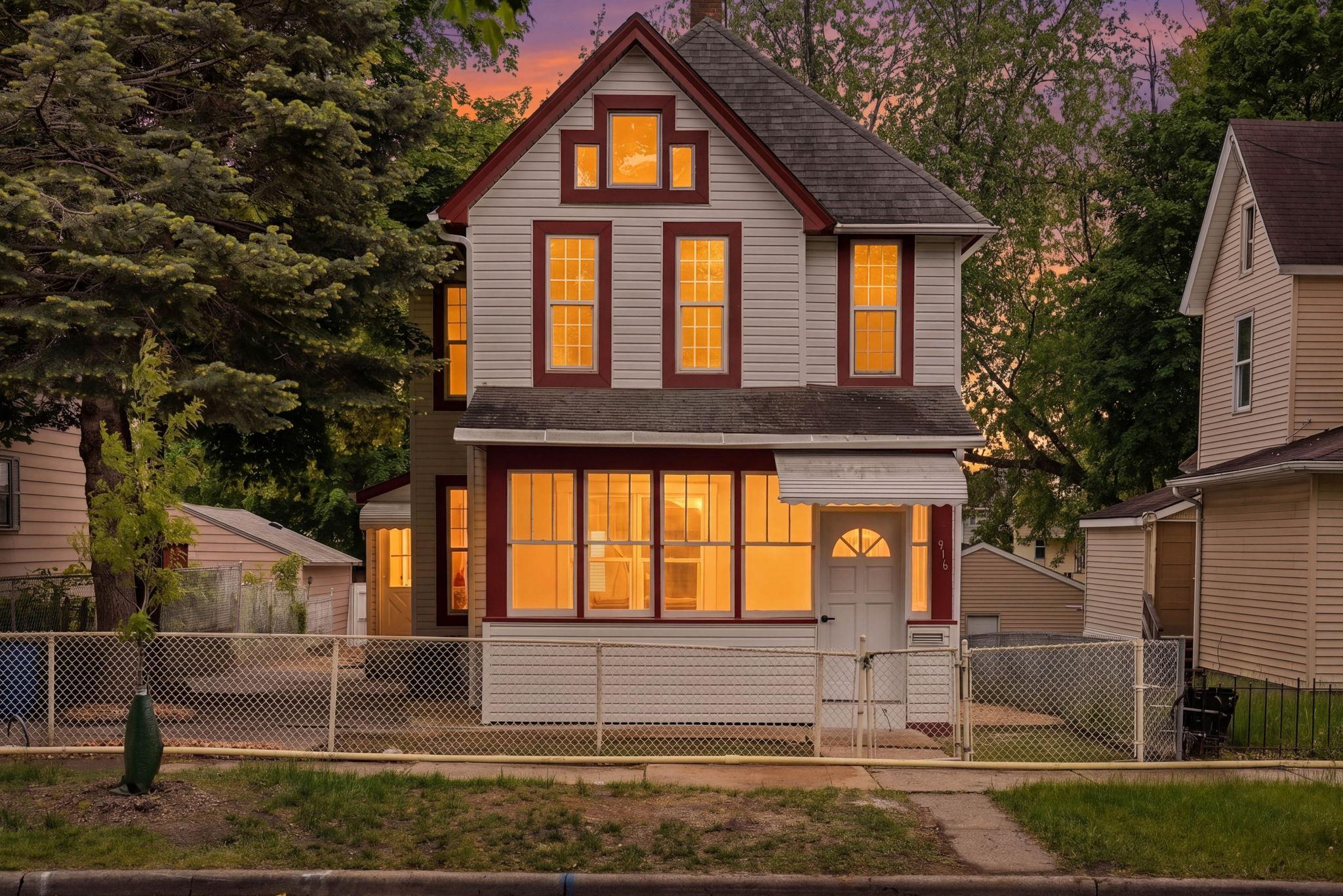 916 Magnolia Avenue E Saint Paul MN 55106