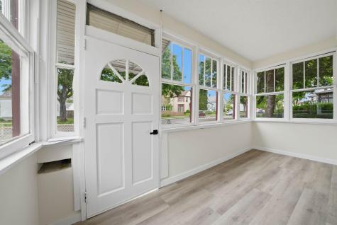 916 Magnolia Avenue E Saint Paul MN 55106