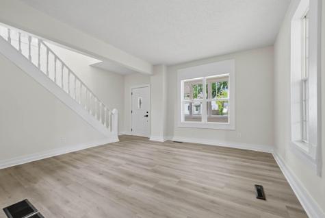 916 Magnolia Avenue E Saint Paul MN 55106