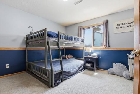 681 W River Drive New London MN 56273
