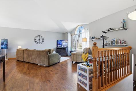 681 W River Drive New London MN 56273
