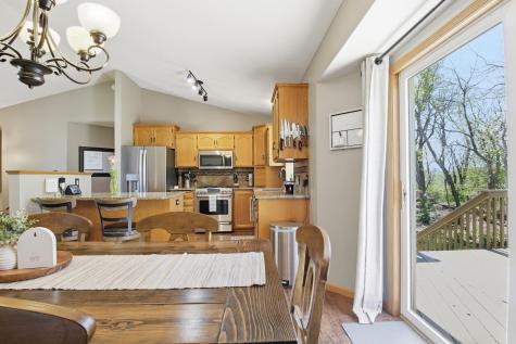 681 W River Drive New London MN 56273