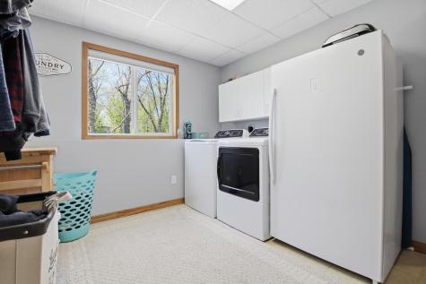 681 W River Drive New London MN 56273