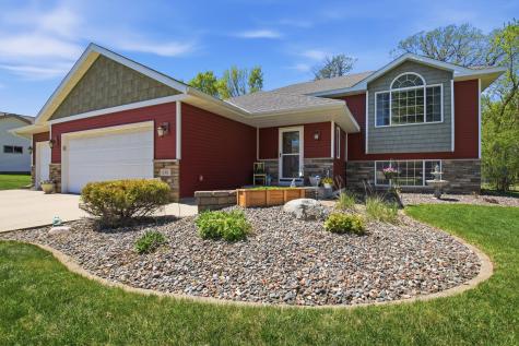 681 W River Drive New London MN 56273