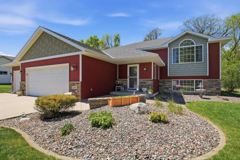 681 W River Drive New London MN 56273