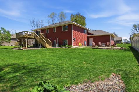 681 W River Drive New London MN 56273
