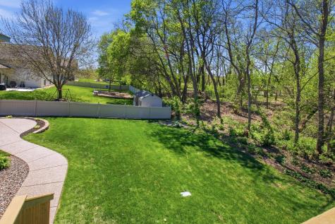 681 W River Drive New London MN 56273