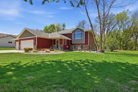 681 W River Drive New London MN 56273