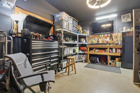 681 W River Drive New London MN 56273