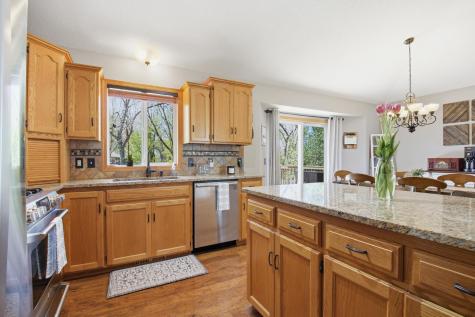 681 W River Drive New London MN 56273