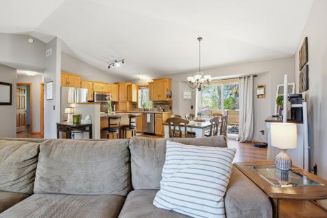 681 W River Drive New London MN 56273